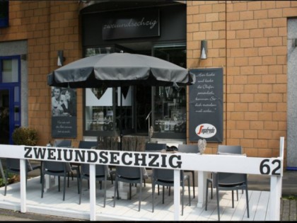 Photo: Zweiundsechzig